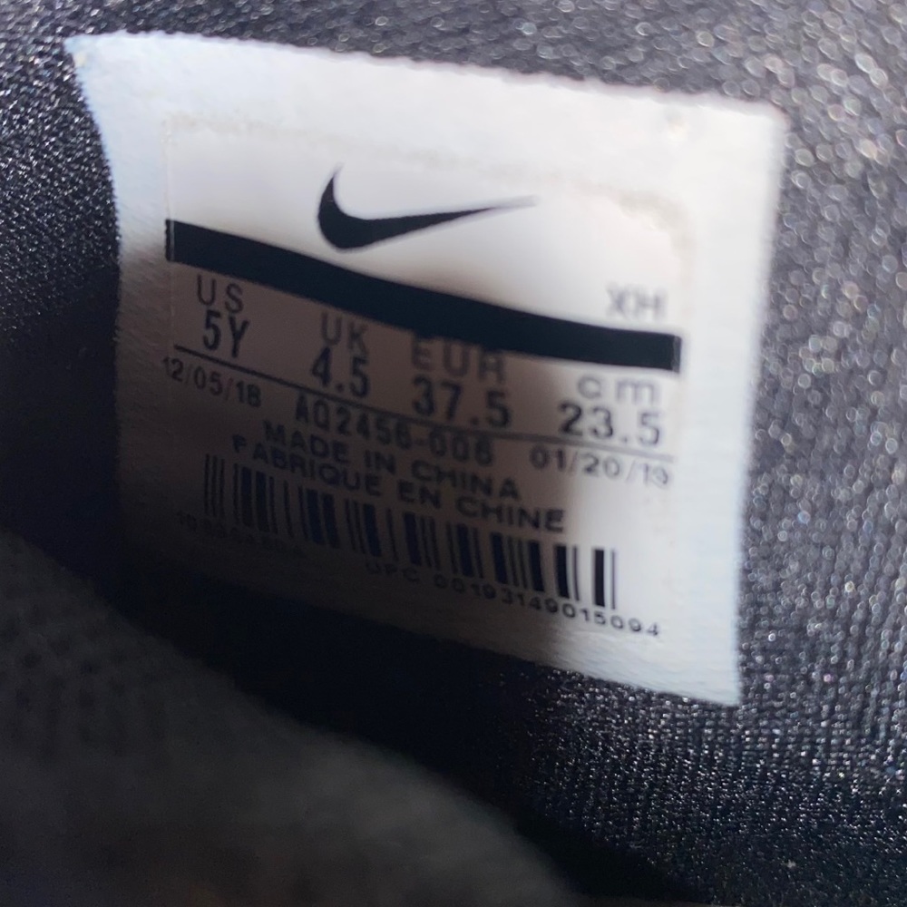 Nike Kyrie 5 Friends Special Edition GS 5Y - Picture 12 of 14